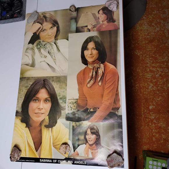 Vintage 1977 SABRINA of CHARLIE'S ANGELS poster, Kate Jackson, 23 x 35 - Picture 2 of 5